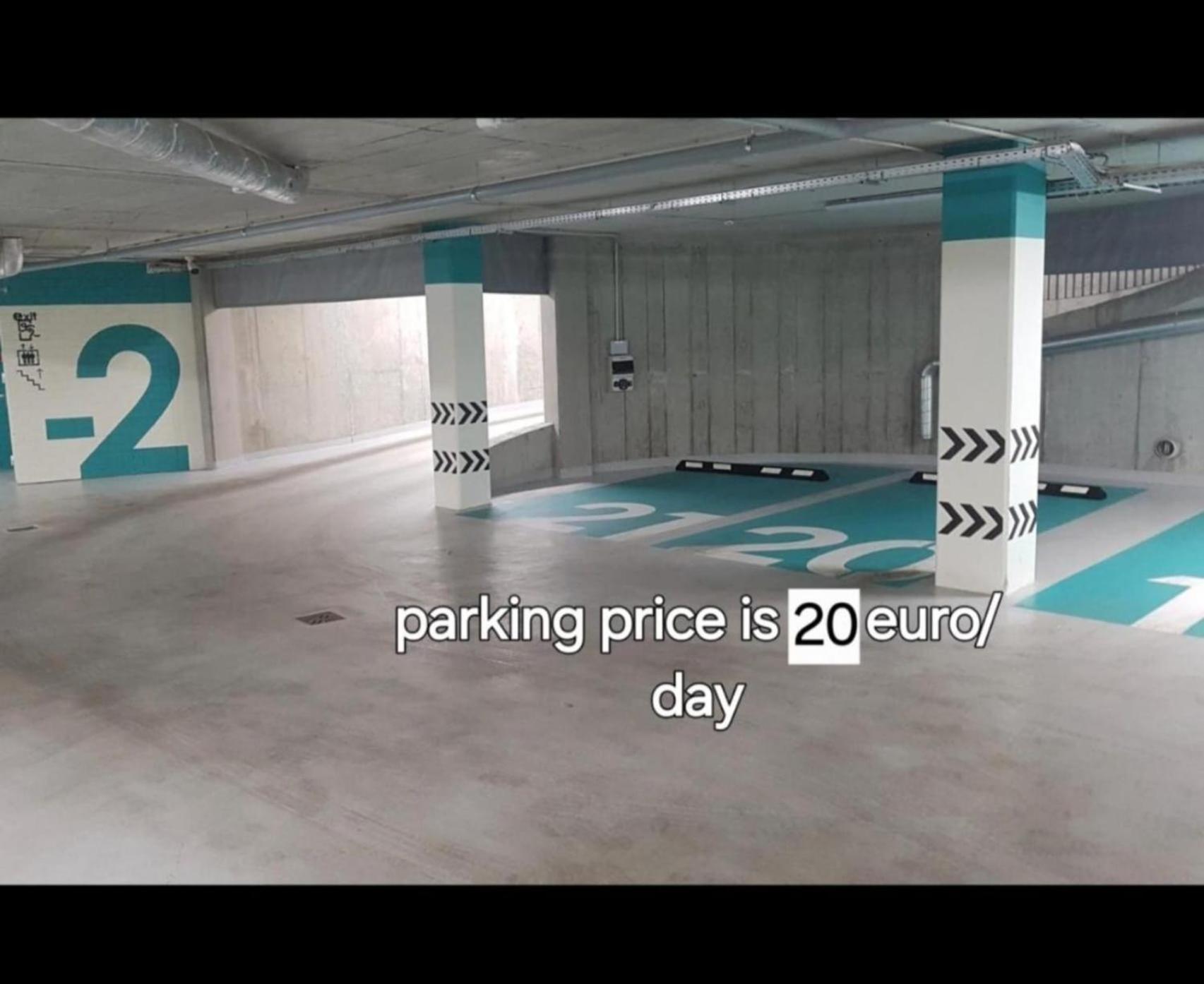 Happy Inn Emporia, Self Chek-In, Parking In The Underground Garage VNO Dış mekan fotoğraf